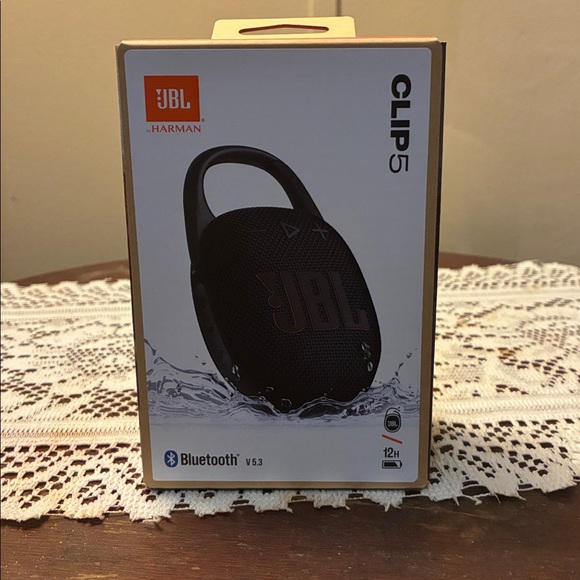 JBL Clip 5 Bluetooth Speaker - Black - Picture 2 of 4